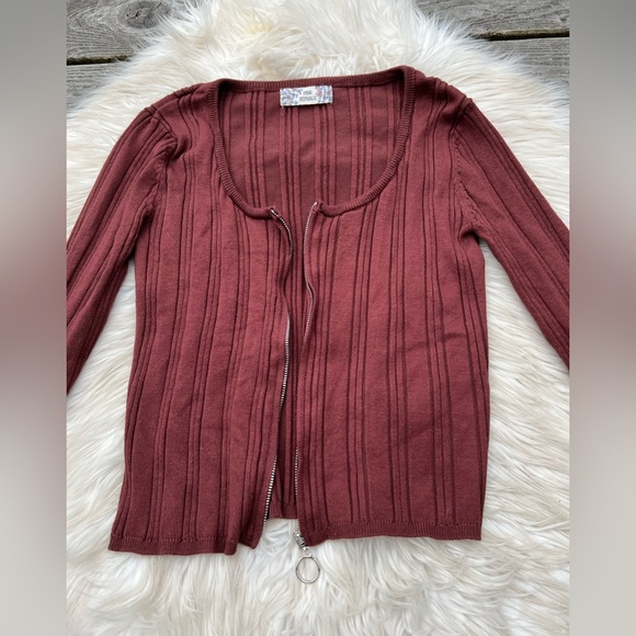 Rust Ribbed Zip Up Sweater Cardigan - Picture 2 of 7